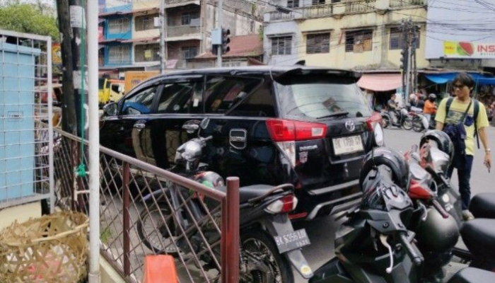 Istri Kepling Tewas Dilindas Innova