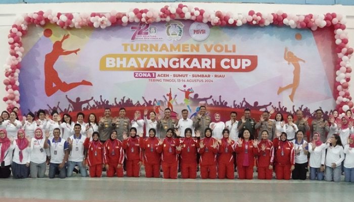 Penjabat Wali Kota Tebing Tinggi Hadiri Penutupan Turnamen Bola Voli Bhayangkari Cup 2024 Zona 1