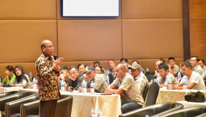 Pj Bupati Tapanuli Tengah Narasumber Bagi Kades dan Ketua BPD Se-Kabupaten