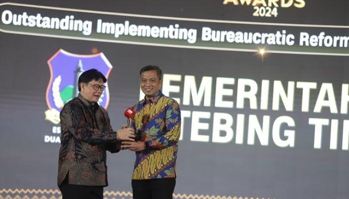 Pemko Tebing Tinggi Terima Penghargaan Dalam Ajang CNN Indonesia Awards 2024