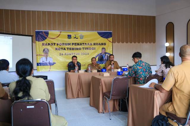 Pimpin Rapat Forum Penataan Ruang Kota Tebing Tinggi, Plt. Sekda Sebut RTRW Instrumen Penting Dalam Pembangunan Daerah