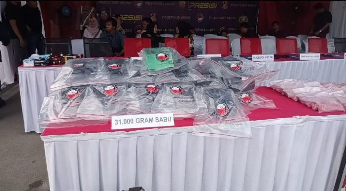 31 Kg Sabu Tujuan Medan Nyangkut di Tol Tebing