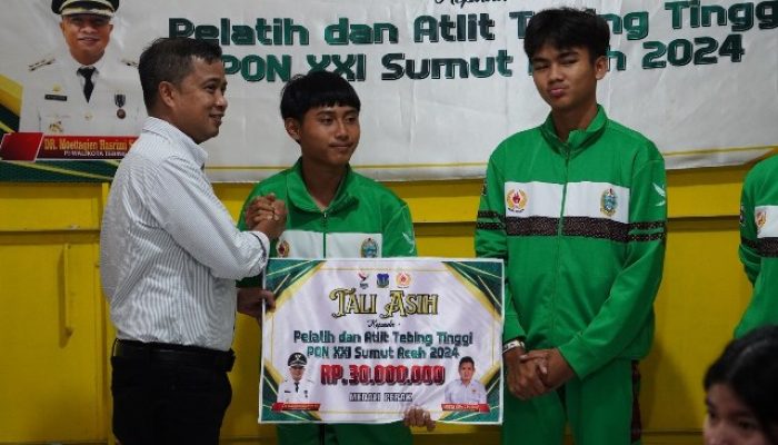 Belum Kering Keringat Atlit Tebing Tinggi Peraih Medali PON, Pj Wako Berikan Tali Asih