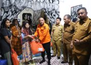 Plt. Wali Kota Binjai Serahkan Bantuan Kepada Korban Banjir di 2 Kelurahan