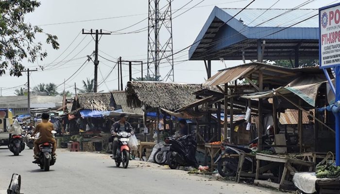 Disperindag Langkat Terkesan Acuh dengan Pedagang Tak Dapat Lapak di Pasar Tanjung Pura