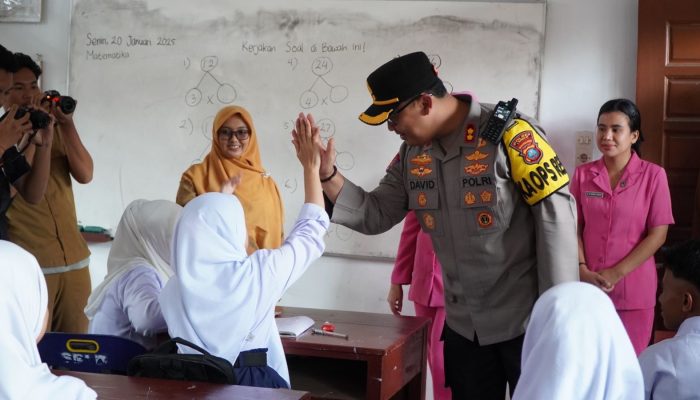 SLB Negeri Stabat Dapat Makanan Gizi Gratis dari Kapolres dan Pemkab Langkat