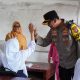 Momen Kapolres Langkat saat menyapa siswi SLB Negeri Stabat