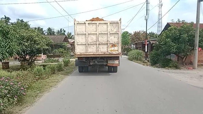 Kadis Perhubungan Bungkam Terkait Portal Tak Ditutup dan Jalan Protokol Wampu Semakin Rusak, Kepada Siapa Lagi Masyarakat Mengadu? 