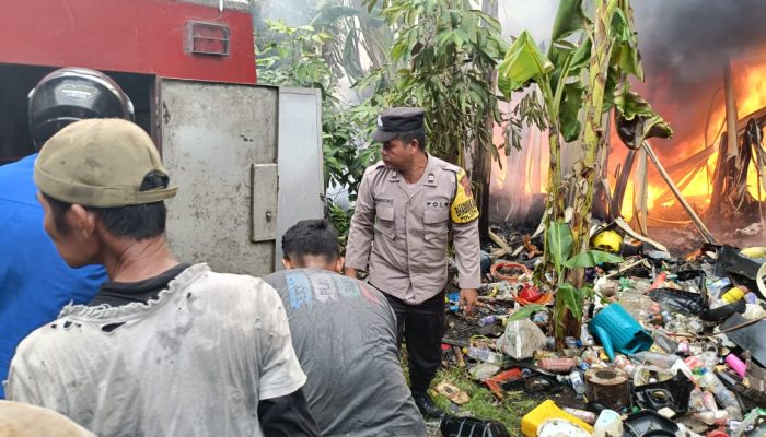 Gudang Botot dan Dua Rumah di Kuala Hangus Terbakar, Ini Penyebabnya