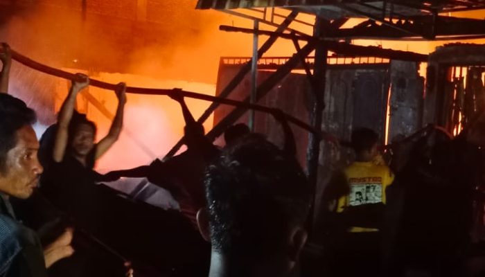 Enam Ruko Terbakar di Bahorok Menyebabkan Ibu dan Anak Tewas, Fuslabfor Polda Sumut Lakukan Penyelidikan