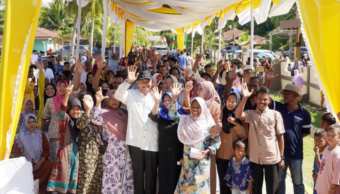 Bupati Langkat Serahkan Kunci Bedah Rumah kepada Warga Tapak Kuda