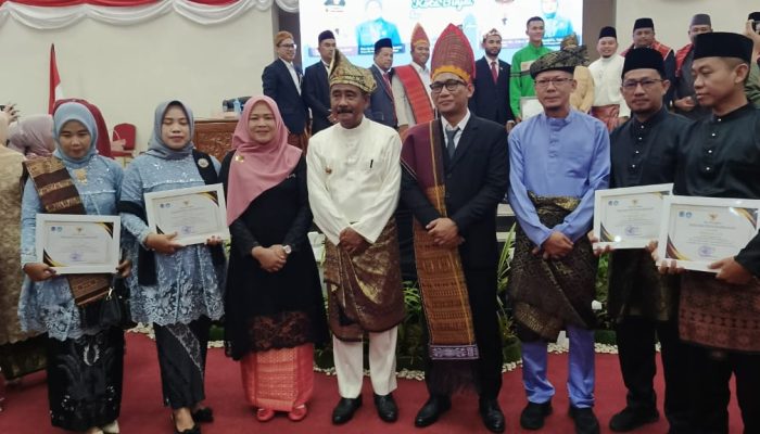 Guru SD Doktor Handoko Raih Penghargaan di Hari Jadi Kota Binjai Lewat Kontribusi Buku Pendidikan Lingkungan Hidup