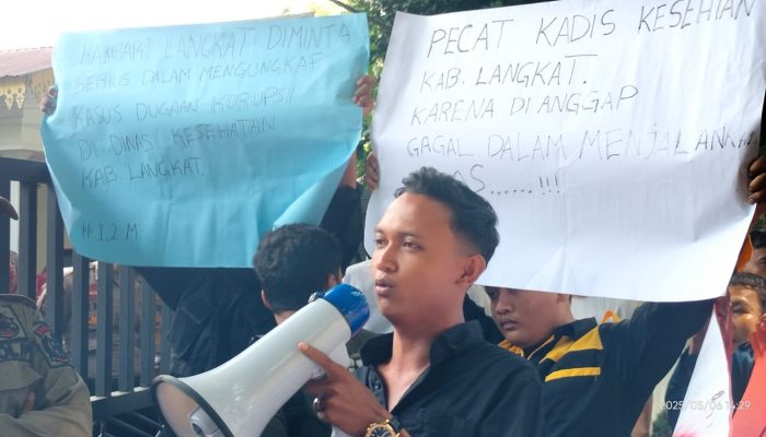 Komentar Pedas Netizen Terkait Aksi Mahasiswa di Dinas Kesehatan Langkat