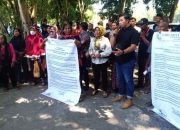 Warga Lakukan Demonstrasi di Depan Kantor DPRD Langkat Soal Tanah yang Dikuasai PT Amal Tani