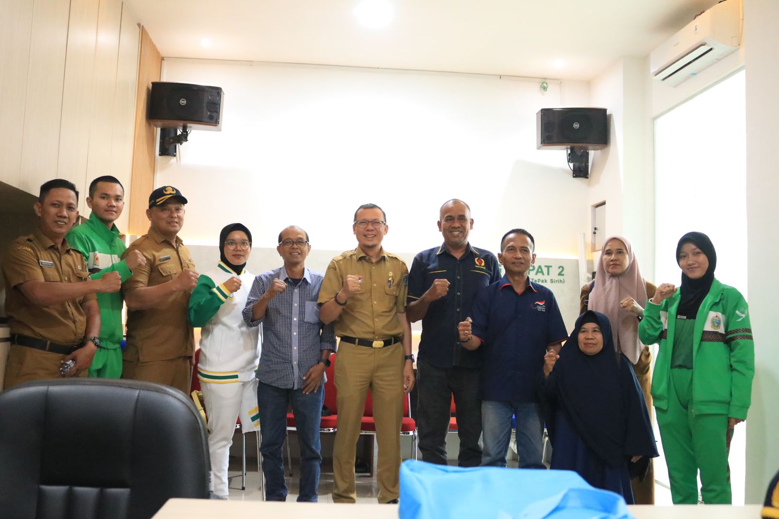 Kadispora Binjai bersama Atlet PON