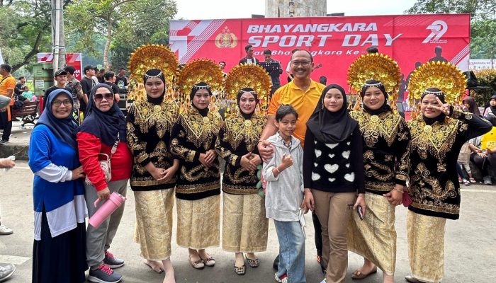 Pagelaran Seni hingga Arif Muhammad Meriahkan HUT Bhayangkara di Monumen Tengku Amir Hamzah