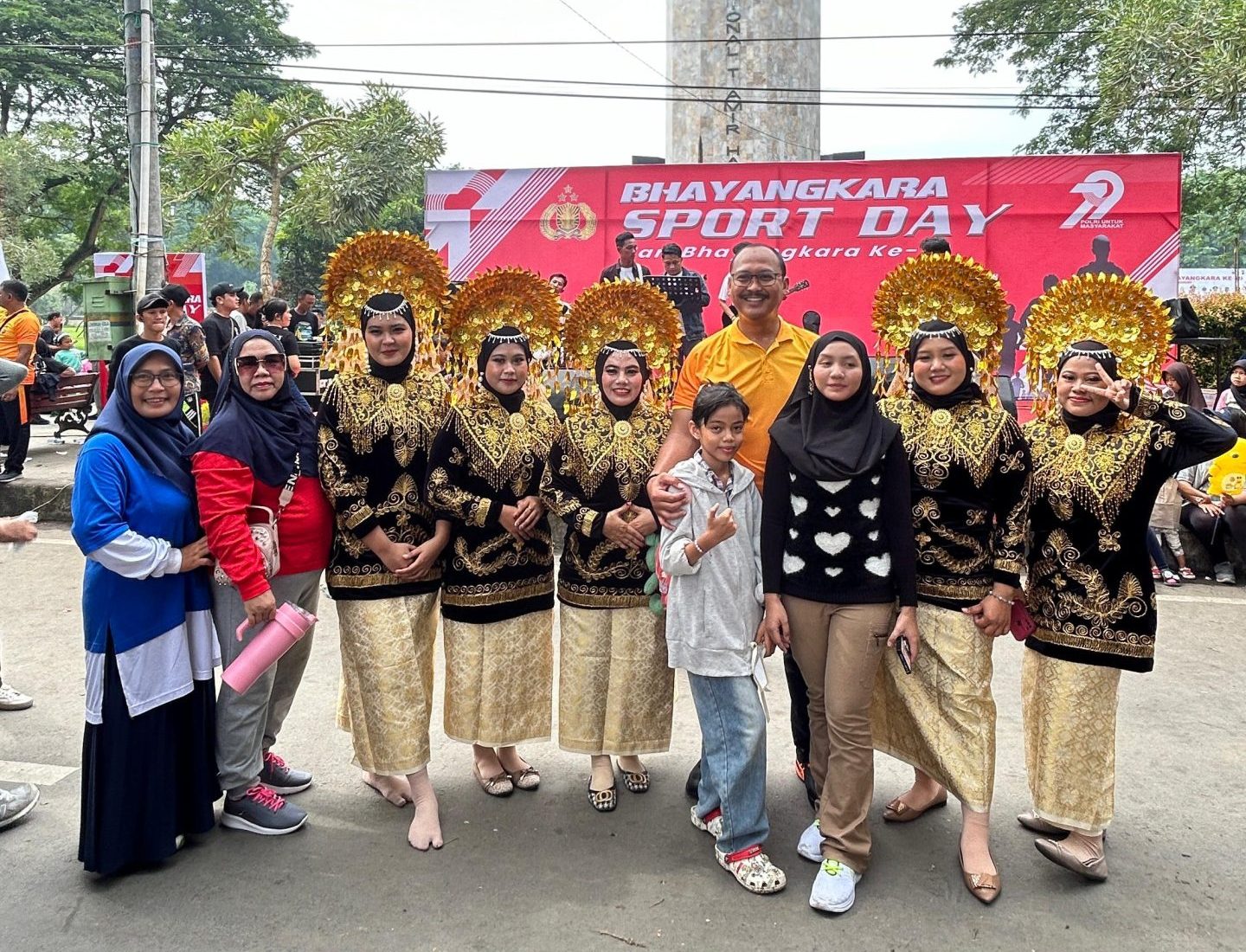 Pagelaran Seni hingga Arif Muhammad Meriahkan HUT Bhayangkara di Monumen Tengku Amir Hamzah
