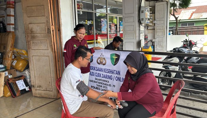Polisi Lakukan Cek Kesehatan Gratis untuk Pengemudi Ojek Online dan Bentor di Langkat