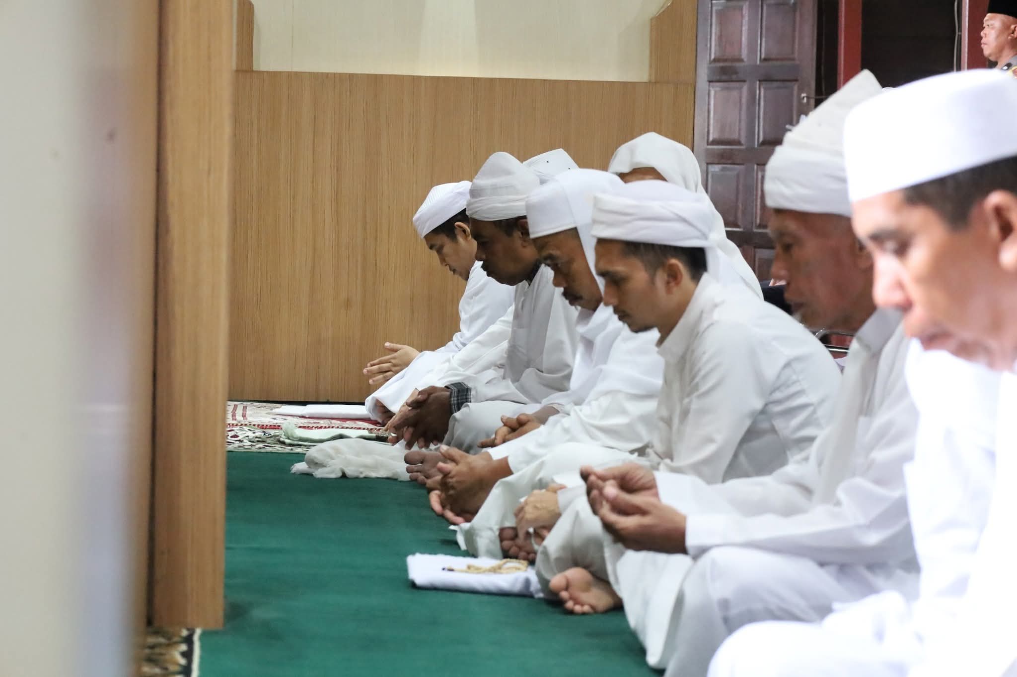 Salat Idul Adha di Madrasah Besar Tuan Guru Babussalam Besilam