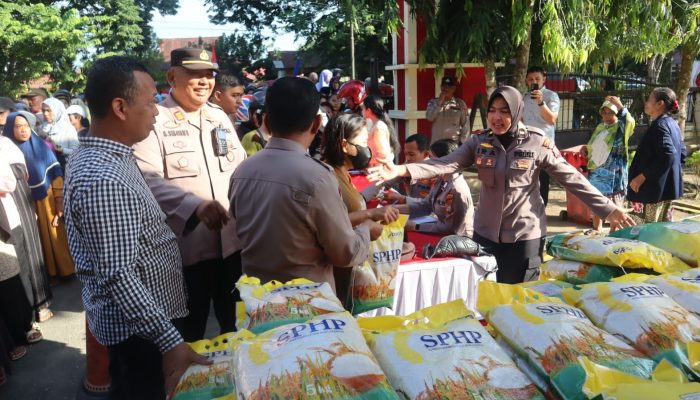Cari Beras Murah, Polres Langkat Diserbu Warga