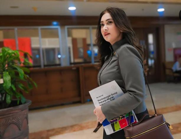 Nafa Urbach dan Ahmad Sahroni sehingga Dinonaktifkan sebagai Anggota DPR