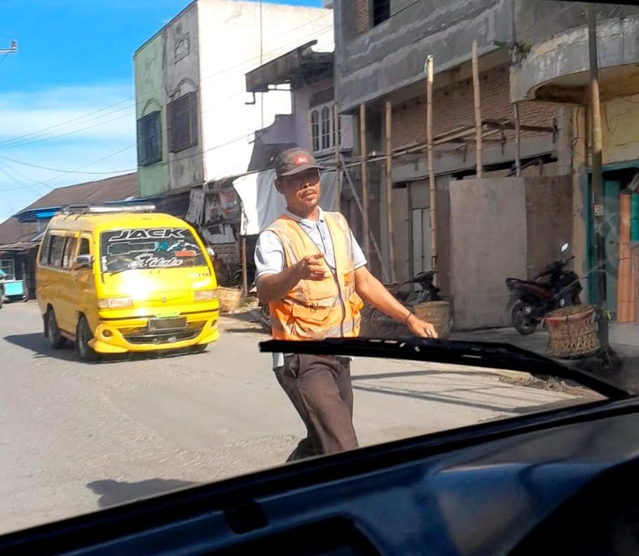 Pungli di Pantai Biru