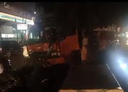 Truk Alami Rem Blong di Simpang Bupati Langkat, Tabrak Pembatas Jalan