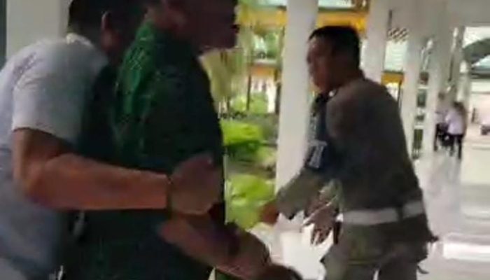Pria Mengamuk Bawa 3 Liter Pertalite di Kantor Bupati Langkat, Kasat Pol PP: Stres