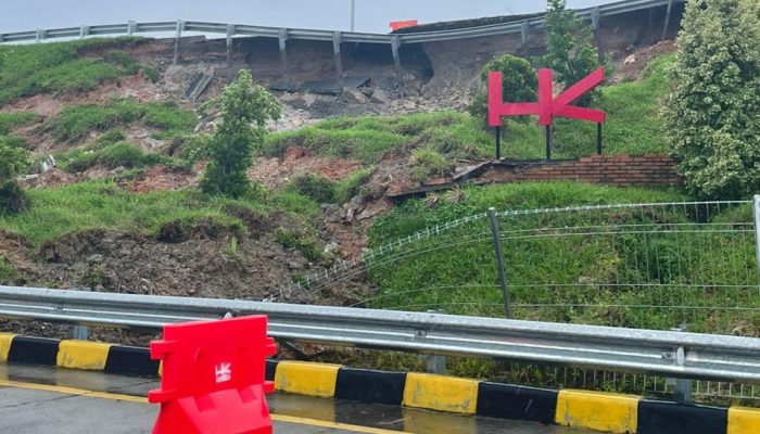 Jalan Tol Kwala Bingai-Tanjung Pura Terjadi Tanah Longsor