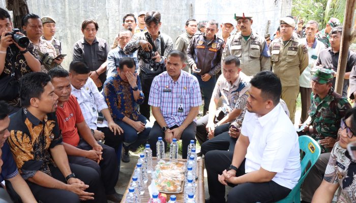 Gubernur Sumut Bersama Wali Kota Binjai Sambangi Rumah Guru SMKN 1 Kutalimbaru  yang Dilaporkan ke Polisi
