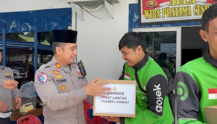 Jumat Berkah Sat Lantas Polres Langkat: Edukasi, Doa, dan Kepedulian untuk Pengemudi Ojek Online