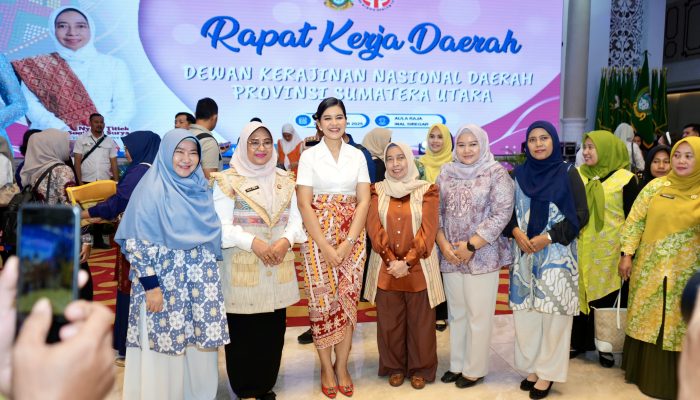Ny Nurhayati Amir Hamzah Hadiri Rakerda Sumut, Kahiyang Ajak Perkuat Kolaborasi Majukan Wastra*