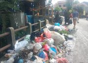 Penampakan Tumpukan Sampah di Pasar Baru Stabat, Parit Tersumbat dan Timbulkan Bau Tak Sedap
