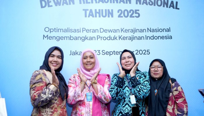 Rakernas Dekranas, Ny Endang Syah Afandin Perkenalkan Kerajinan Langkat 