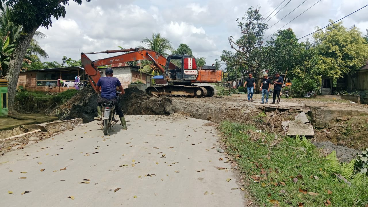 Jembatan rusak di Wampu