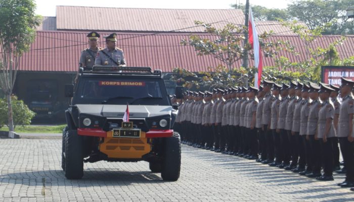 Kapolda Sumut Naik Helikopter Hadiri Penutupan dan Pelantikan Bintara Polri di SPN Hinai