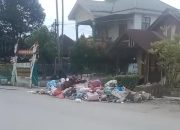 Pasca Banjir, Sampah Bertumpuk di Jalan Tengku Amir Hamzah dan MAN 2 Tanjung Pura