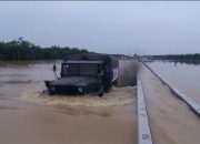Pemkab dan Kapolres Langkat Salurkan Bantuan Gunakan Mobil Marinir Tembus Lokasi Banjir Terparah
