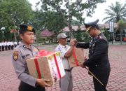 Kapolres Langkat Peduli Anggota, Serahkan Paket Natal