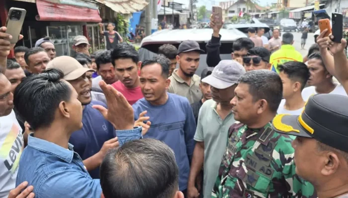 Ratusan Warga di Lhokseumawe Konvoi Bawa Bendera Bulan Bintang, Aksi Diamankan TNI