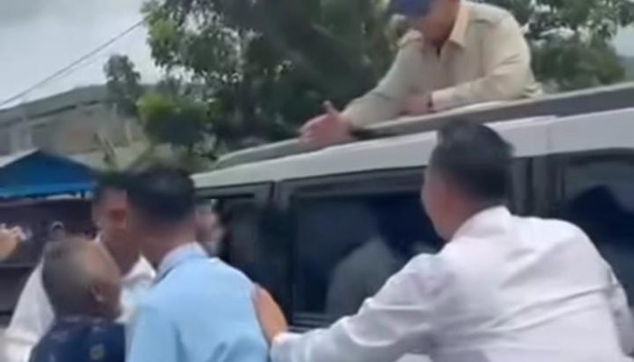 Ucapan yang Disampaikan Kakek yang Hadang Mobil Prabowo di Tanjung Pura
