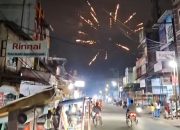 Diimbau Tak Nyalakan Petasan, Warga Pangkalan Brandan Tetap Main Kembang Api di Malam Tahun Baru