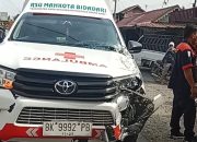 Ambulans RSU Mahkota Bidadari Tabrak Truk Parkir di Jalur Lintas Sumatera