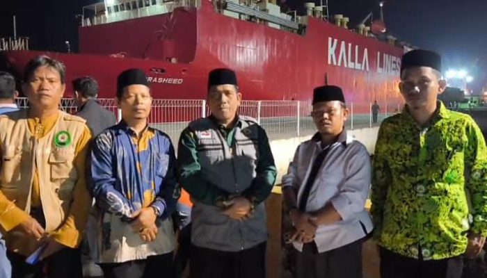 Ketua DMI Sumut Sambut Kedatangan Kapal Kemanusiaan PMI-DMI Gelombang 2 di Pelabuhan Belawan