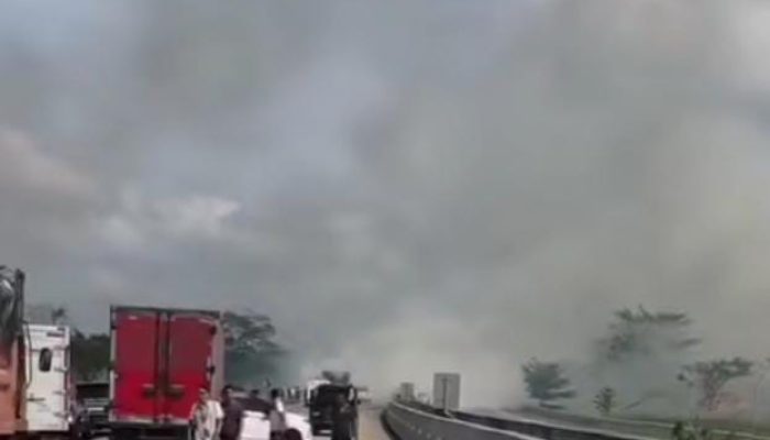 Asap Kebakaran Tebu di Lahan PTPN Picu Kecelakaan Beruntun di Tol Binjai-Tanjung Pura