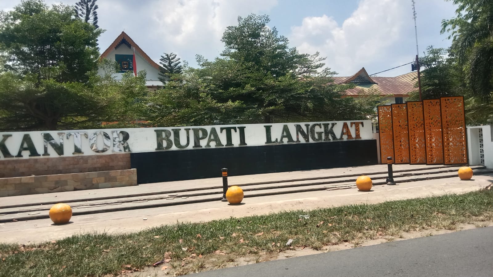 Hari Pertama Kerja Usai Lebaran
