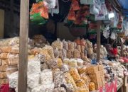 Penjualan Kue Lebaran di Stabat, Pedagang Harap Ramai hingga Hari Raya