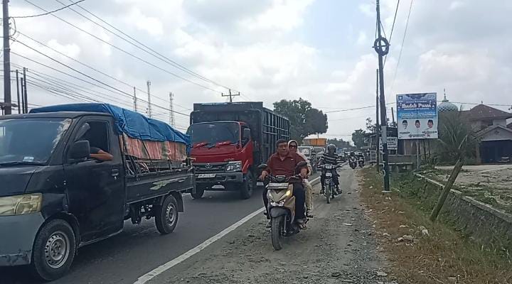 Jalan Lintas di Pasar X Langkat