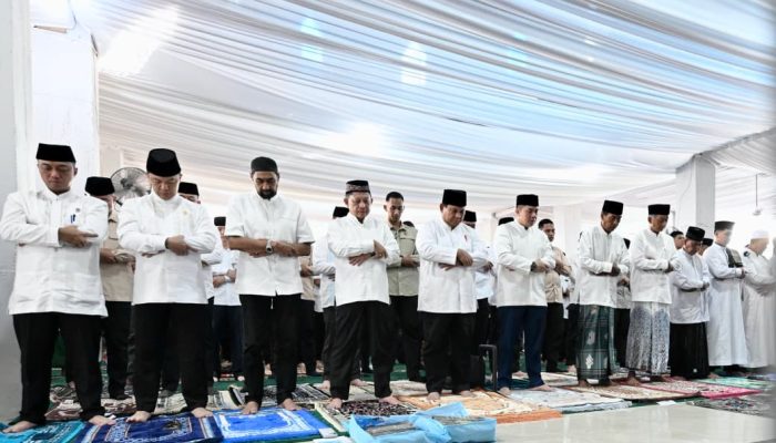 Prabowo Subianto Salat Id di Aceh Tamiang, Perkuat Harapan Warga Pascabencana