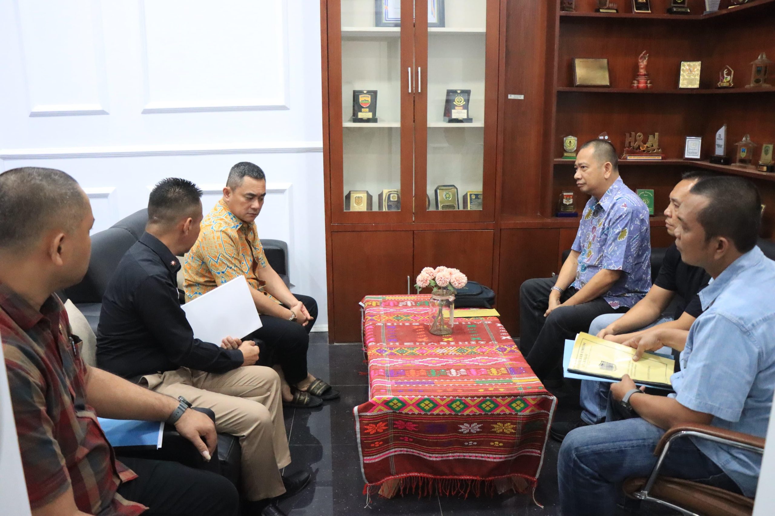 emko Binjai Bahas Penertiban Kabel Telekomunikasi